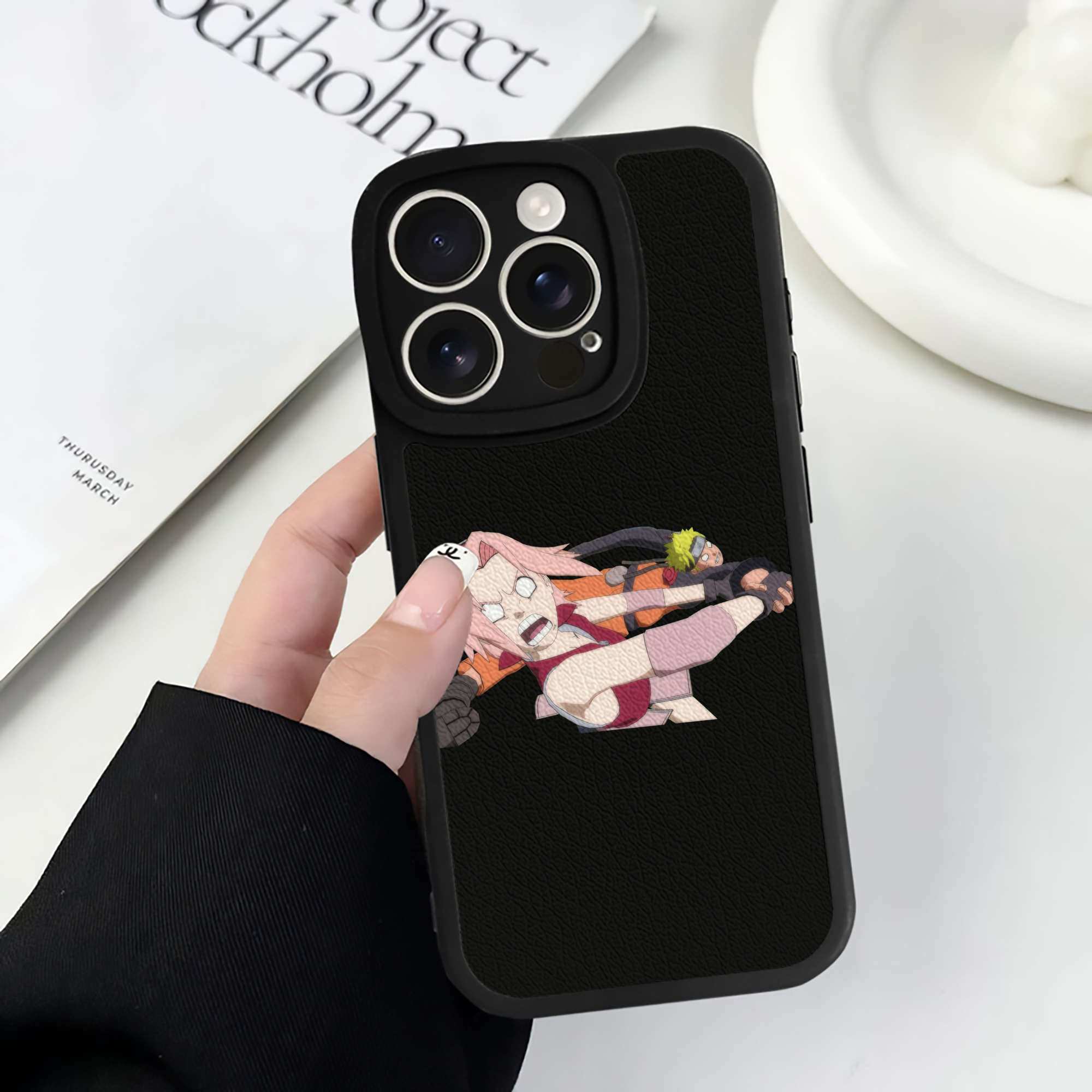 （画像用） NARUTO -ナルト- 春野サクラ Haruno Sakura 【iPhone 16シリーズ対応】シリコンスマホケース（レザー調） 材質：シリコン